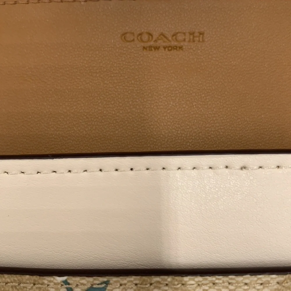 COACH Gemma Clutch Crossbody In Signature Canvas With Daisy Print